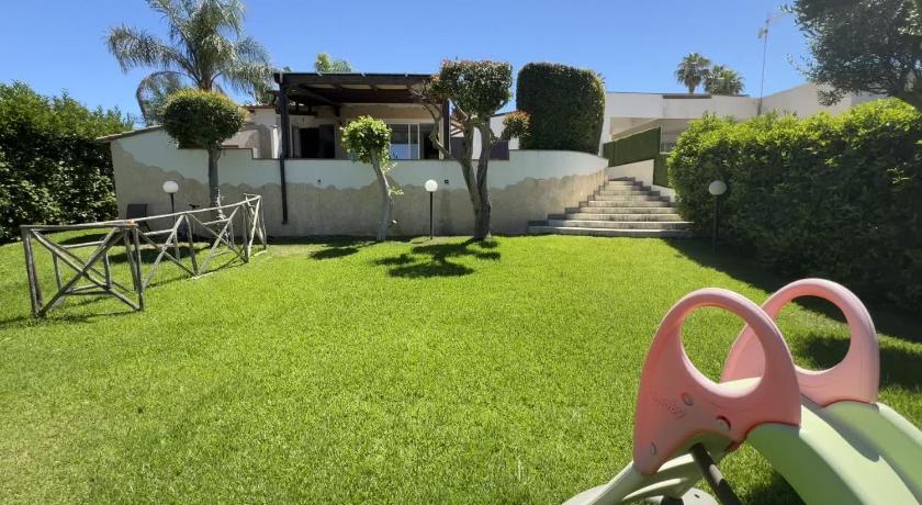 Villa Relax con giardino a Brucoli tra Siracusa e Catania