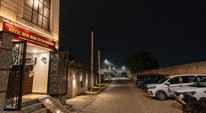 Hotel Devi Ram Atithi Bhawan Near Banke Bihari Mandir - image 4