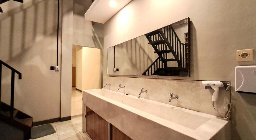 Tampilan Nafaka Hostel and Tours