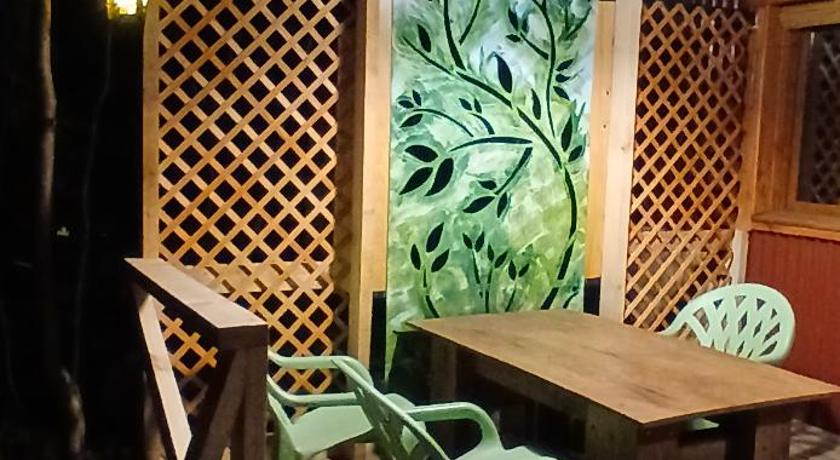 Image of Cottage with Garden View 3