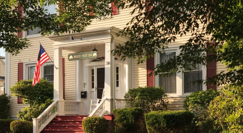 Beech Tree Inn and Cottage — Hotel in Newport (RI)