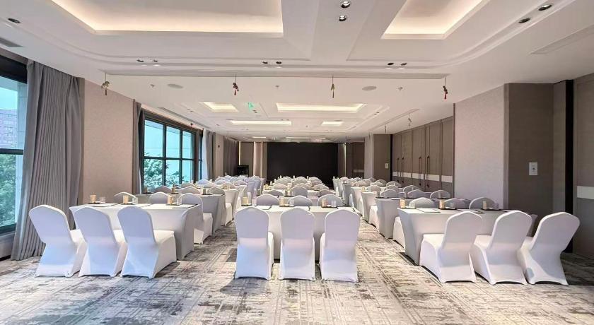 Movenpick by Accor Shanghai People's Square - image 10
