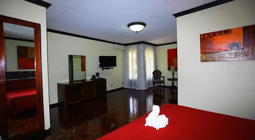 Image of Habitación Superior con cama extragrande (Superior King Room) 0