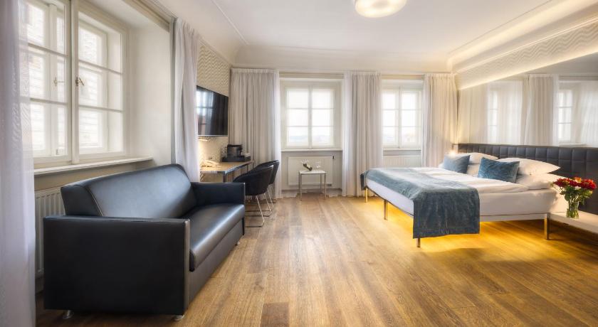 Image of Junior Suite with City View 0