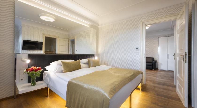 Image of Suite with City View 1
