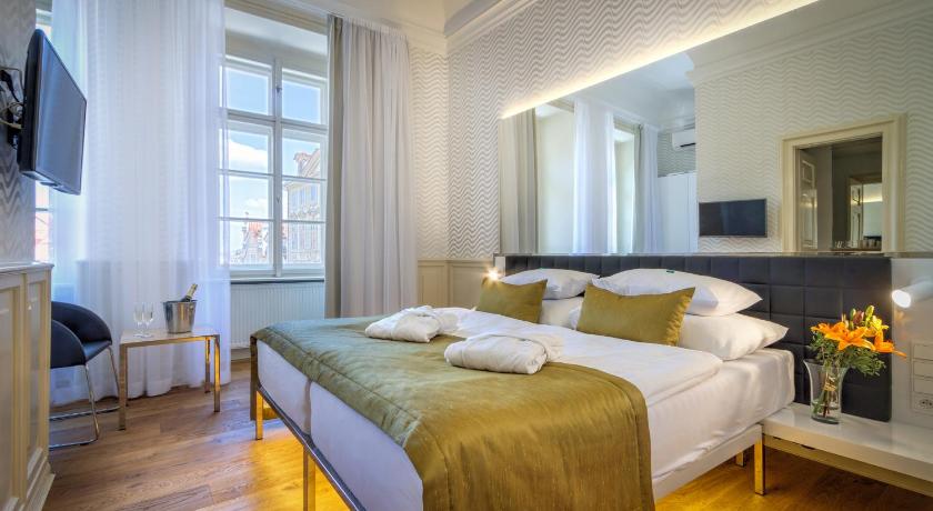 Image of Suite with City View 0