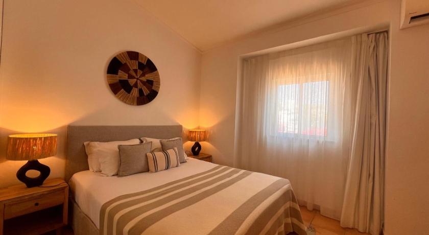 รูปของอพาร์ตเมนต์มาตรฐานแบบ 1 ห้องนอน (Standard One-Bedroom Apartment) 0