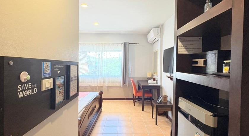 Image of Standard Room King 1