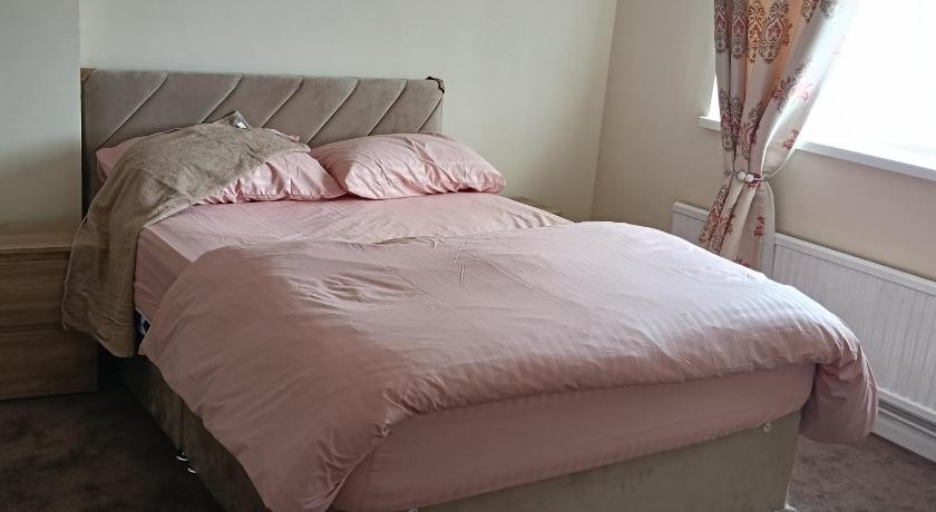 Room With Shared Facilities & Self-Service Free Breakfast