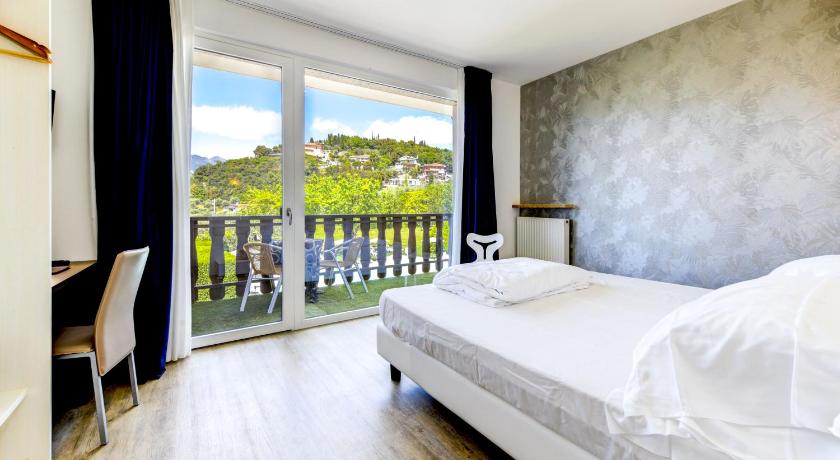 Image of Double or Twin Room with Mountain View 0