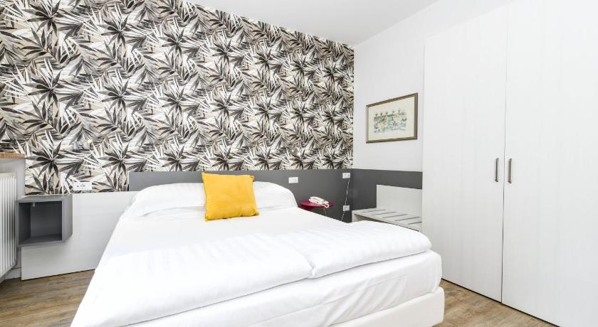 Image of Double or Twin Room with Mountain View 7