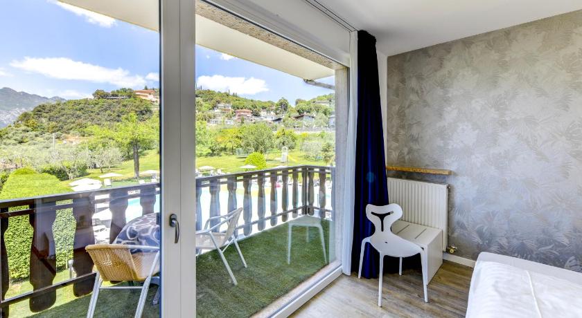 Image of Double or Twin Room with Mountain View 1