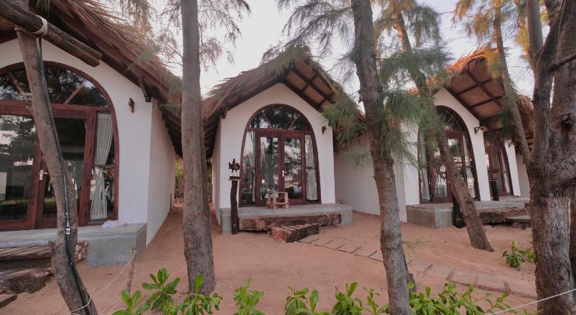 Phòng Giường Đôi Nhìn Ra Biển (Double Room with Sea View)