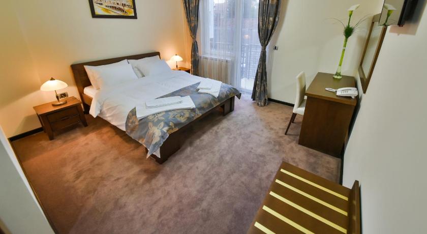 Garni Hotel Central Lux photo