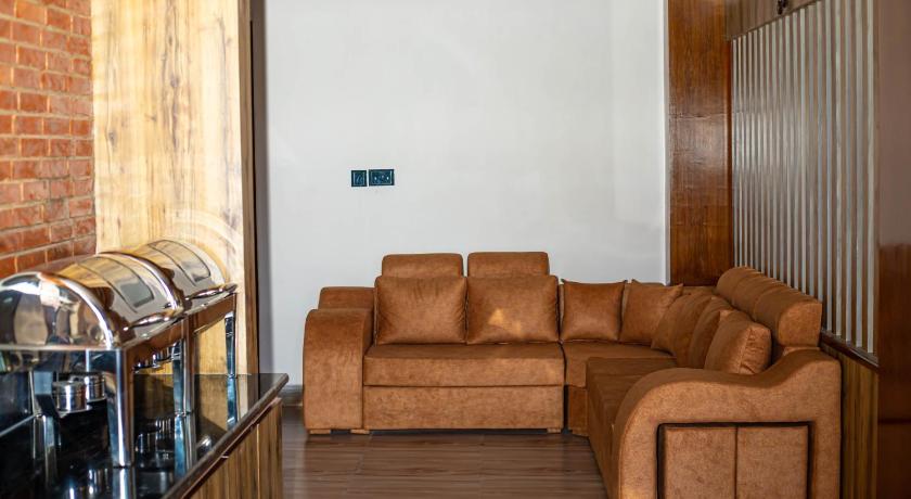 Himalaya Forest Resort - image 2