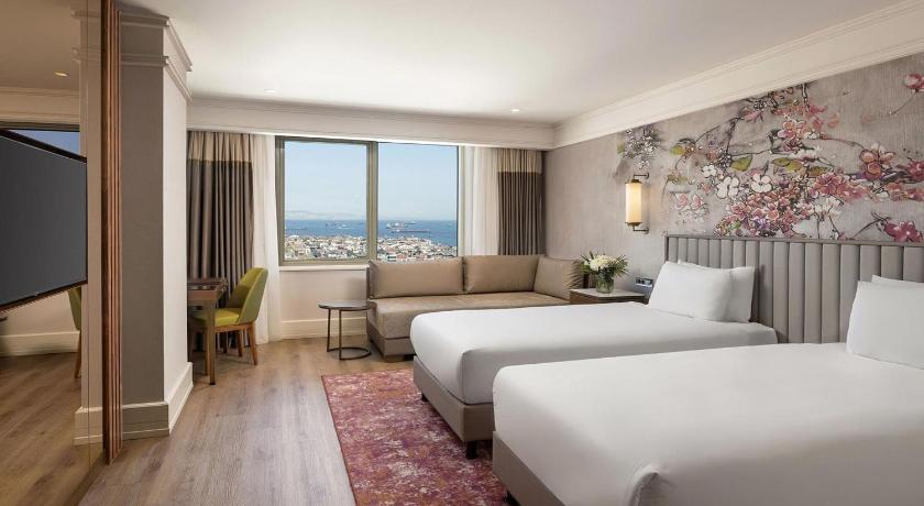 Image of Deluxe Double or Twin Room with Sea View 0