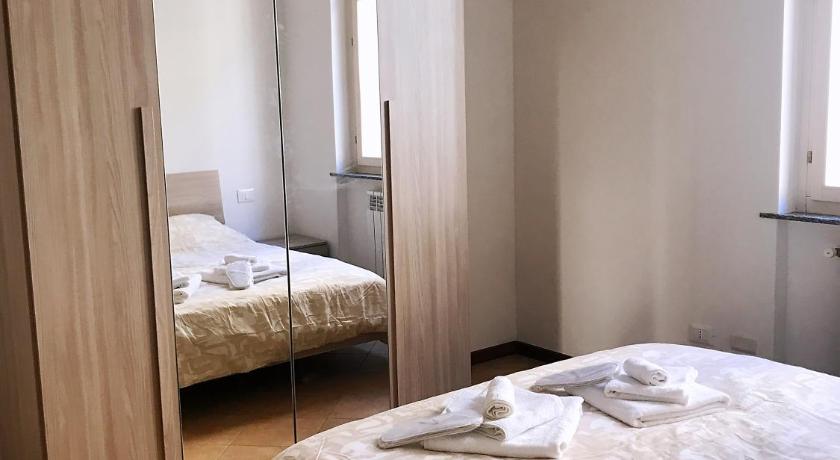 "Coccole nel borgo" 2min to outlet apartment with terrace