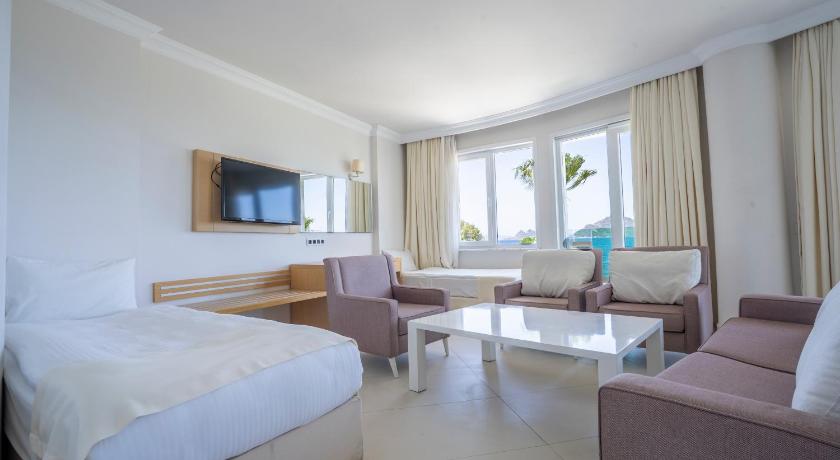 Image of Suite with Sea View 11