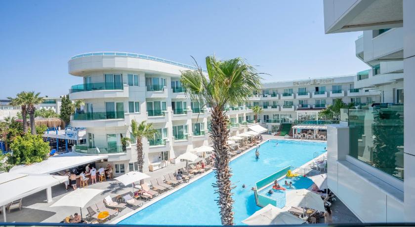 Image of Suite with Sea View 3