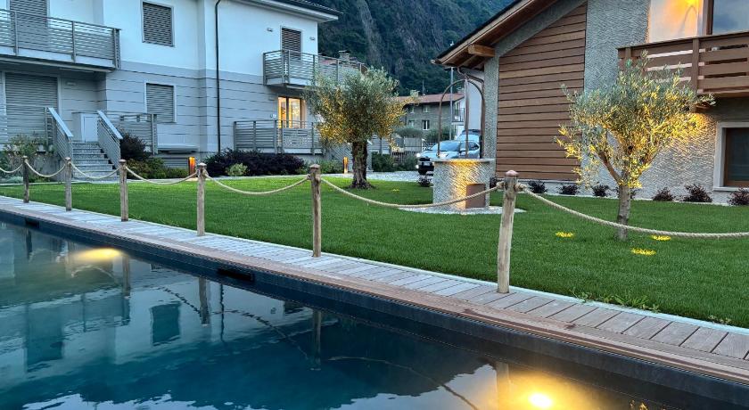 Villa Sunrise - Luxury property with pool & large private garden, few steps from the beach, ideal fo