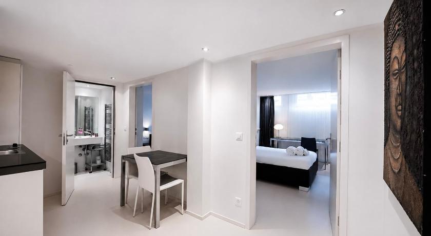 Image of 2 Bedroom Apartment Mini, Building 50 6