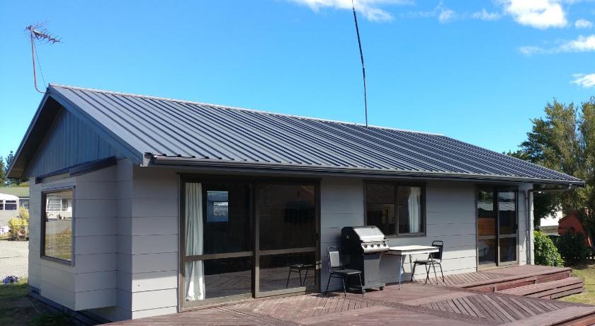 Pineacres Motel and Park photo