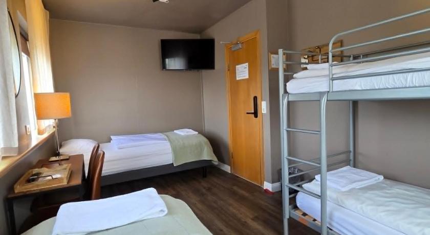 Image of Private Quadruple Room with Shared Bathroom 10