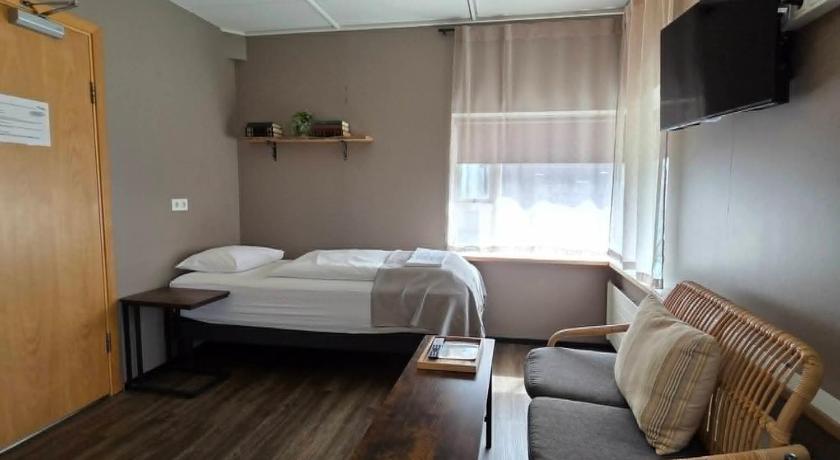 Image of Private Triple Room with Shared Bathroom 6