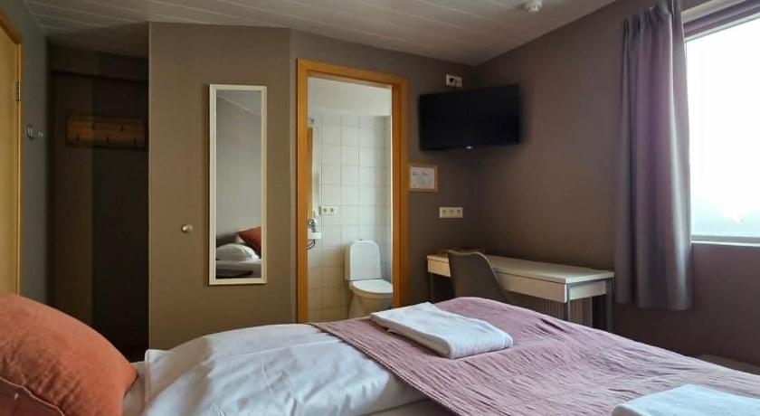 Image of Private Twin Room 6
