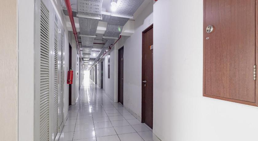 RedLiving Apartemen Riverview Residence - UV Rooms Tower Mahakam with Netflix - image 21