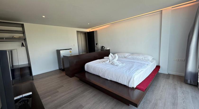 Image of Deluxe - 1 King Bed 14
