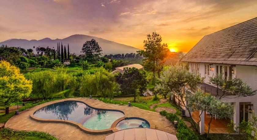 Tampilan Mahesa 5 With Pool, Garden & Mini Zoo