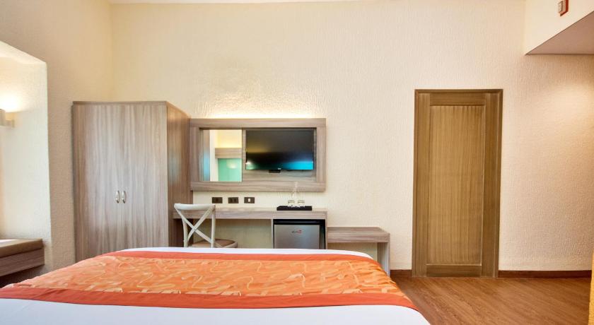 1 Queen Bed, Mobility Accessible Room, Roll-In Shower, Non-Smoking fotója 3