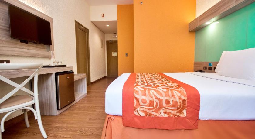 1 Queen Bed, Mobility Accessible Room, Roll-In Shower, Non-Smoking fotója 4