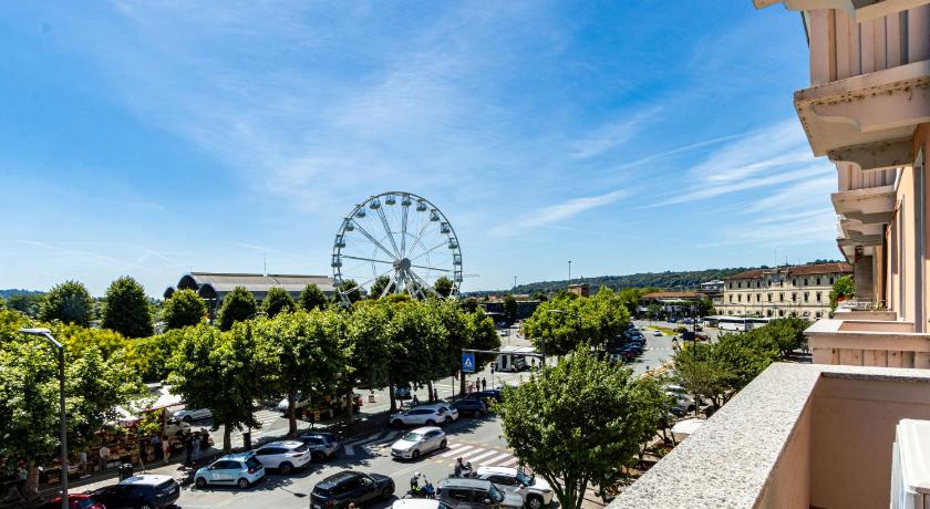 The Lux Apartment - Arona fronte lago- AC - WiFi - By Guestaly