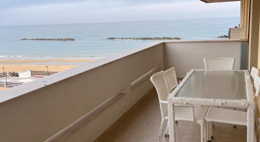 Appartamento sul mare con fantastica vista