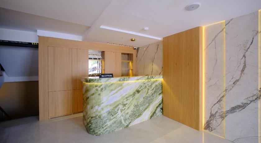 The Rizon Hotel - image 2
