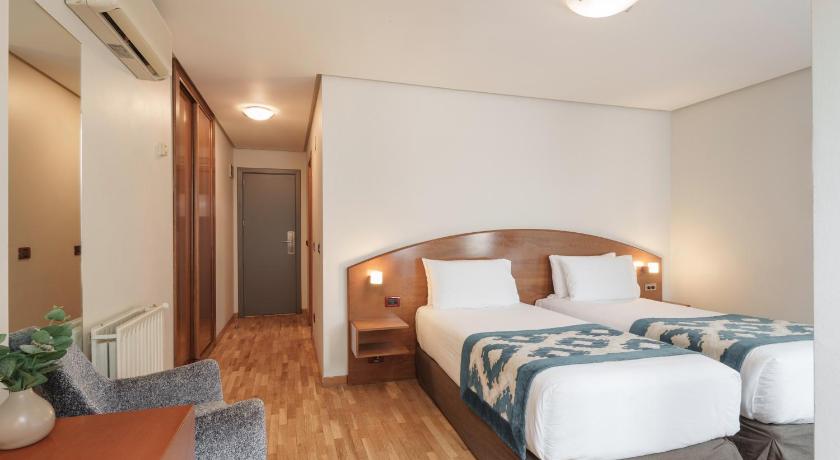 Image of Double Room with Extra Bed 4