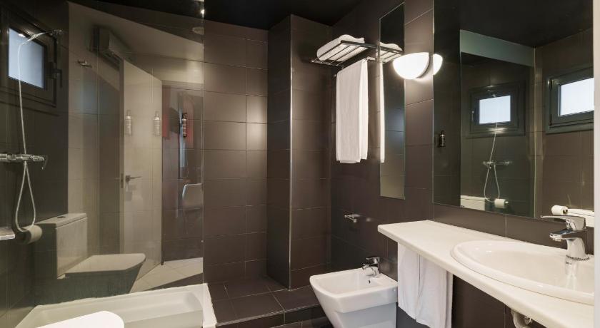Image of Double or Twin Room 12