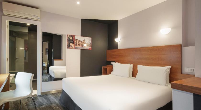 Image of Superior Double or Twin Room with Living Room 3