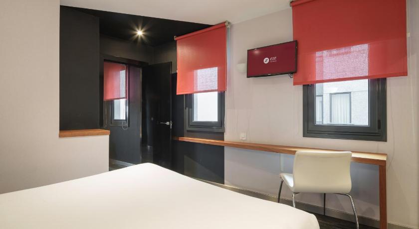 Image of Superior Double or Twin Room with Living Room 8