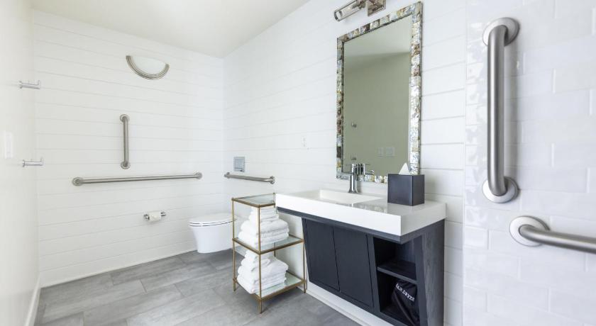 Immagine di Standard King ADA Accessable 12