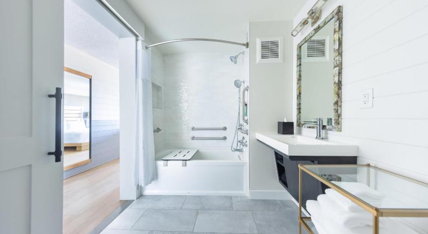 Immagine di Standard King ADA Accessable 2