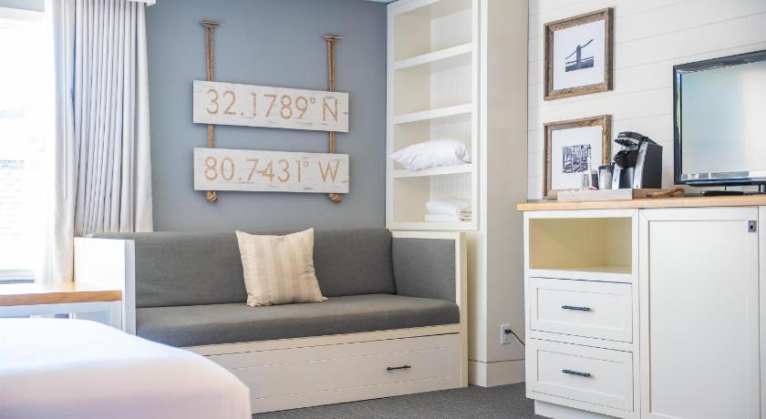 Immagine di Junior Suite with Two Queen Beds 7