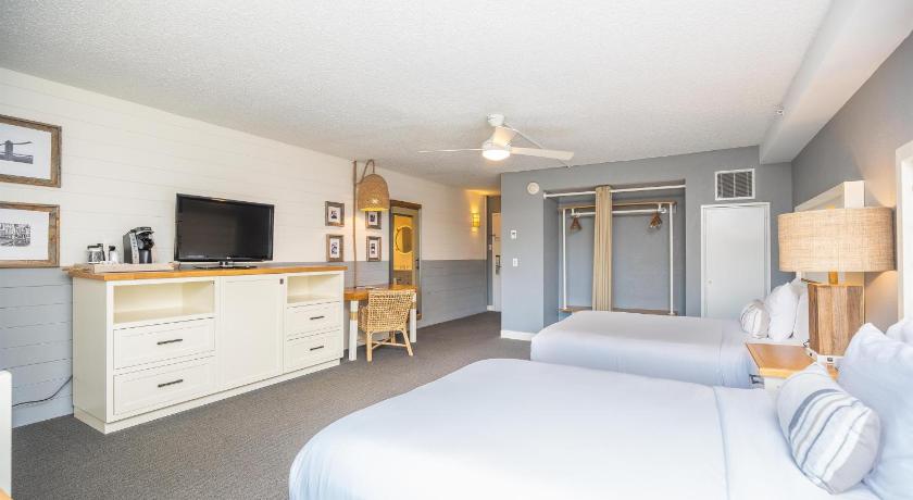 Immagine di Junior Suite with Two Queen Beds 6