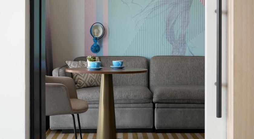 Zdjęcie: Apartament typu Suite z 1 sypialnią, łóżkiem typu king-size i balkonem – przystosowany dla osób niepełnosprawnych (King One Bedroom Suite ADA with Balcony) 16