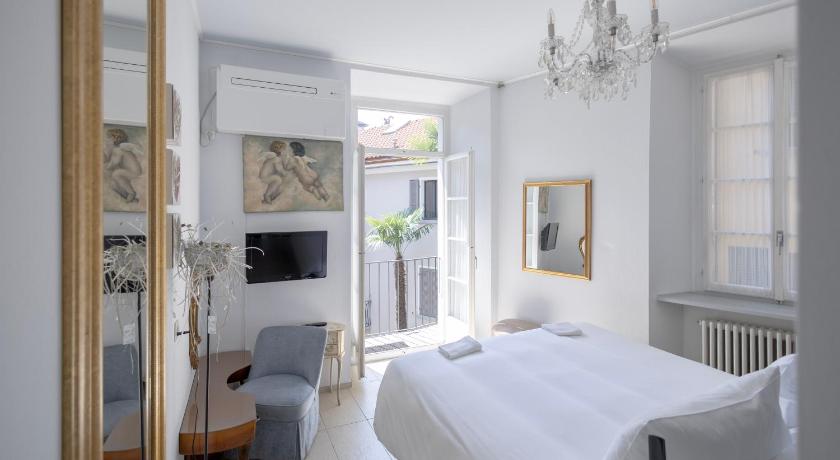 Image of Charme Double Room with Balcony 3