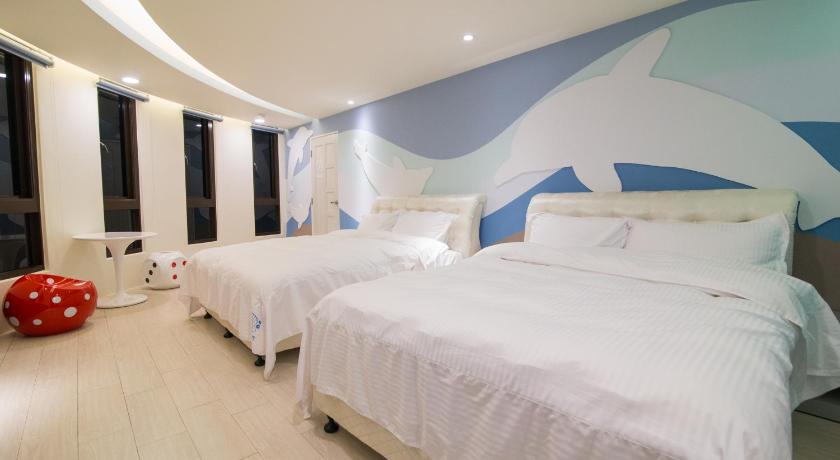 Image of Family Room with Sea View 14