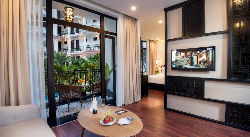 Image of Suite with Balcony - Daily Aroma Massage Inclusive For 2 pax 0