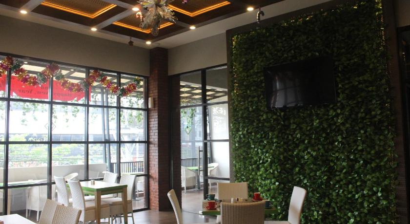 Uniq Hotel Yogyakarta - image 9